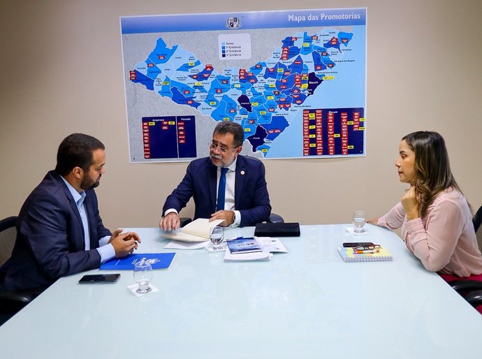 Em reunião, PGJ Lean Araújo e secretário de Comunicação debatem consulta pública sobre publicidade do estado em sites e redes sociais