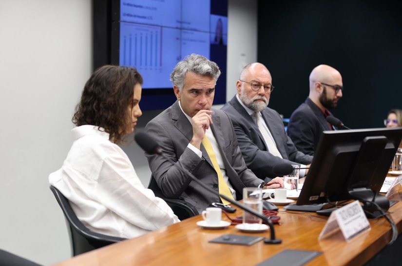 Rafael Brito trabalha para aprovar o SUS da Educação até setembro