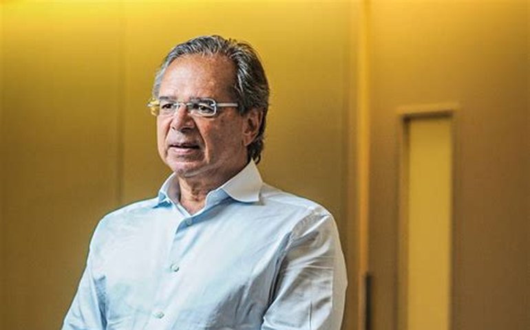 Por apoio à CPMF, Guedes vai propor cortar à metade tributos sobre salários