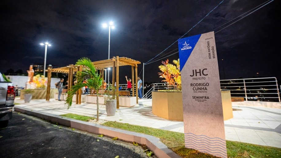 JHC entrega Mirante Dom Antônio Brandão e anuncia Rota dos Mirantes em Maceió
