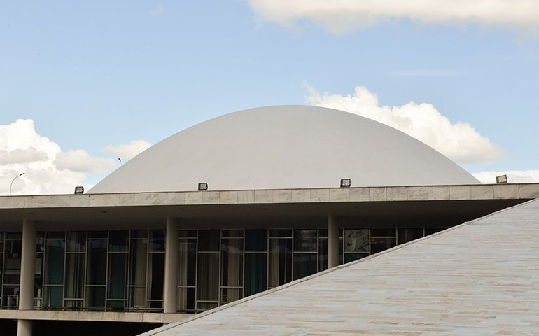 Plenário pode votar indicações de oito diplomatas na terça-feira
