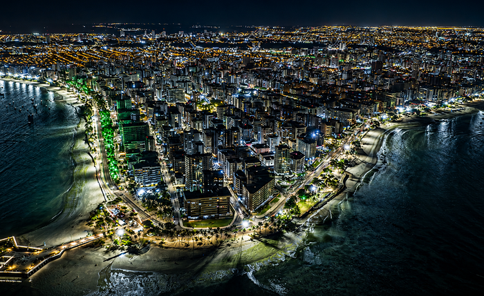 Maceió vista por cima à noite