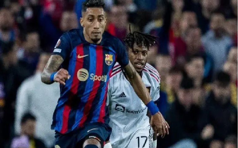 Barcelona e United empatam jogo eletrizante pelas oitavas de final da Liga Europa