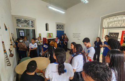 Estudantes da Escola Princesa Isabel vivenciam cultura alagoana na Biblioteca Graciliano Ramos