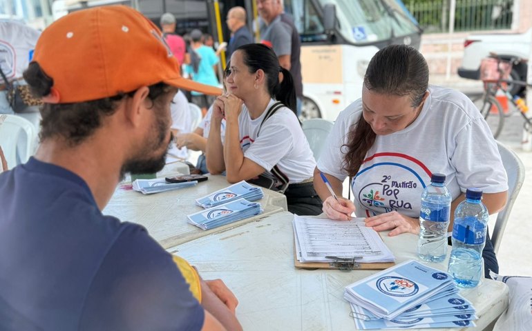 Semdes beneficia pessoas em situação de rua no 2º Mutirão PopRuaJud