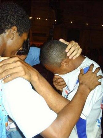 Grupo liderado pela Jocum evangeliza no carnaval de Salvador