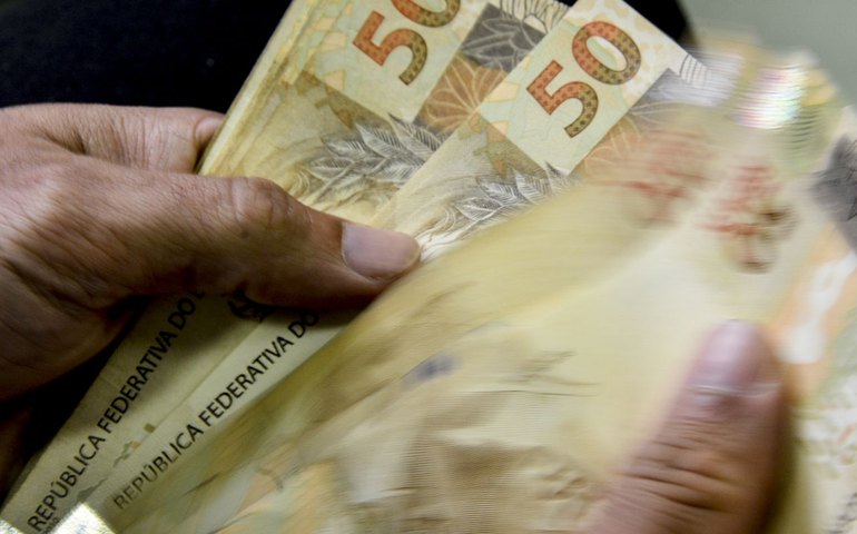 Segunda parcela do 13º salário deve ser paga hoje