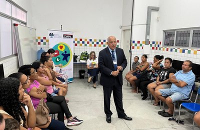 Palestra do PCJE reflete sobre papel da família na educação