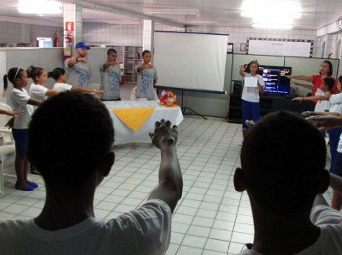 Emoção e agradecimentos marcam certificação de projeto esportivo