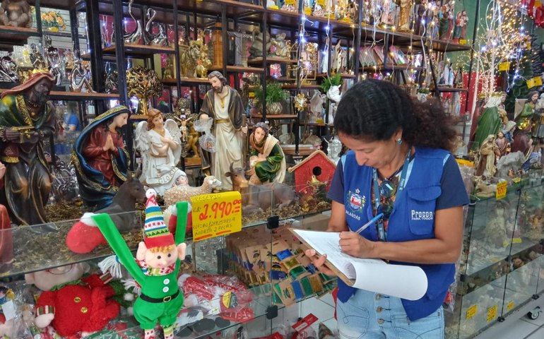 Procon Alagoas divulga levantamento de preços de produtos natalinos