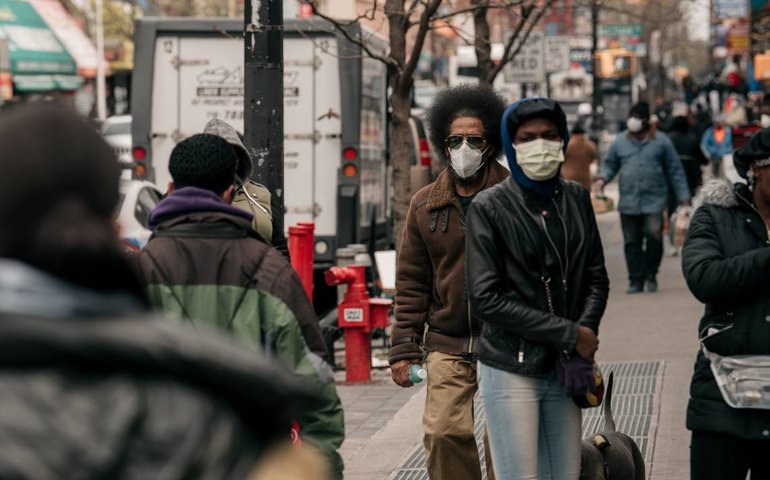 Governador de NY diz que Estado vai dobrar meta de testes para covid-19