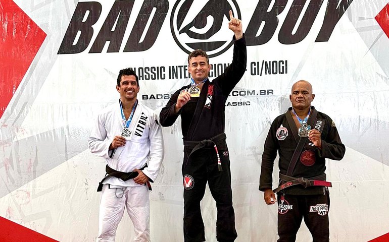 Tarciso Manzano é campeão da categoria master de torneio internacional de jiu-jítsu