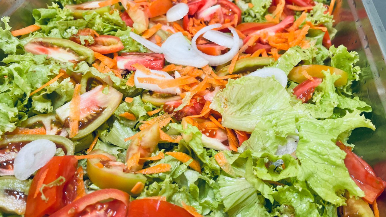 Dieta mediterrânea pode ser eficaz no combate à síndrome do intestino irritável, aponta estudo