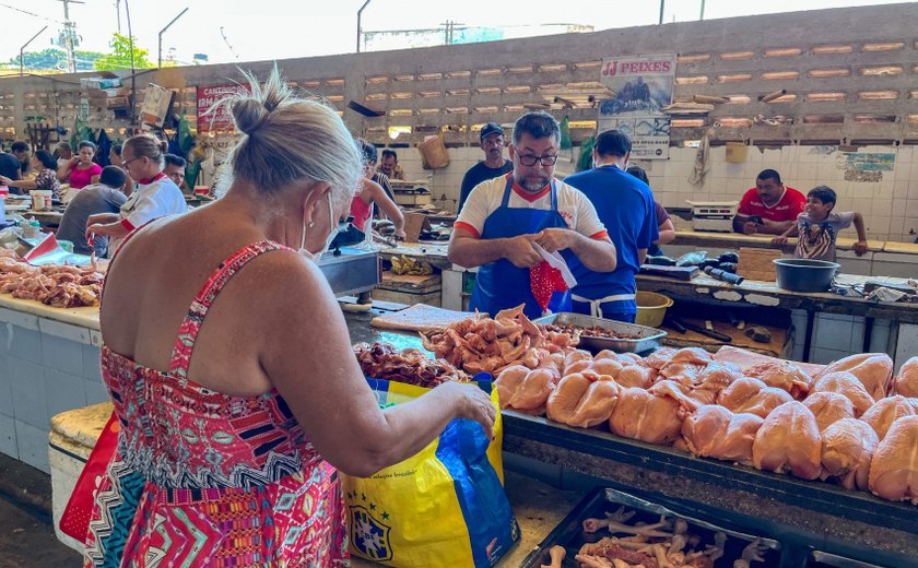 Mercados e feiras estão abastecidos com itens da tradicional ceia de Natal