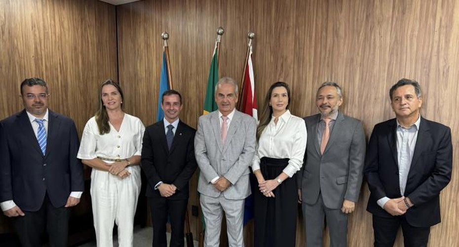 Bruno Toledo toma posse como novo conselheiro do Tribunal de Contas de Alagoas