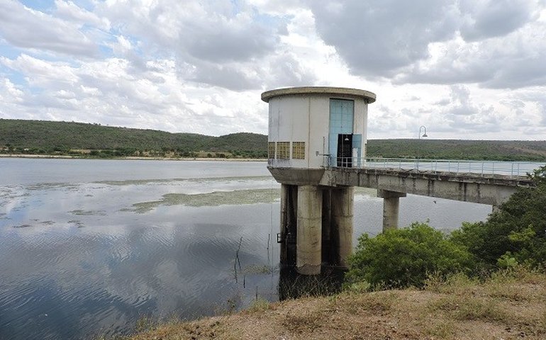 Bairros de Arapiraca, Craíbas e Igaci ficarão sem água dias 24 e 25, devido à manutenção da adutora