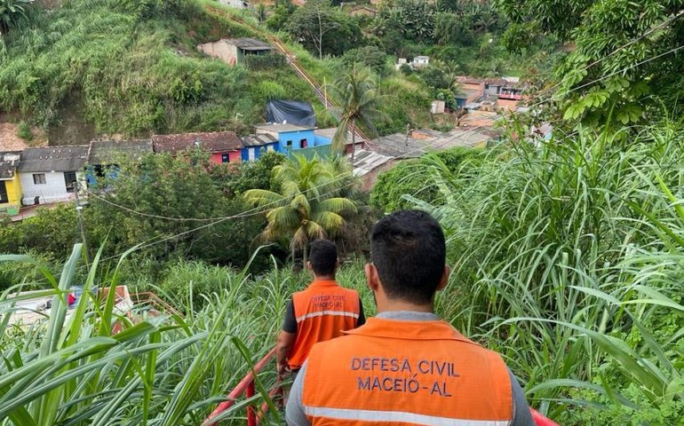 Agentes operacionais visitam áreas mais críticas da capital