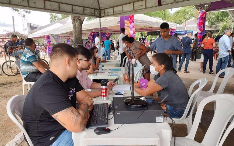 Sine realiza atendimento itinerante em ação do Empodera Mulher no Benedito Bentes