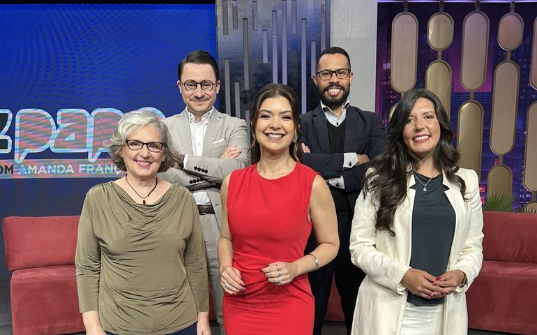 Amanda Françozo conversa sobre traumas e gatilhos em seu programa