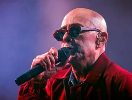 Carlos 'Indio' Solari, uma lenda do rock argentino, morre aos 77 anos