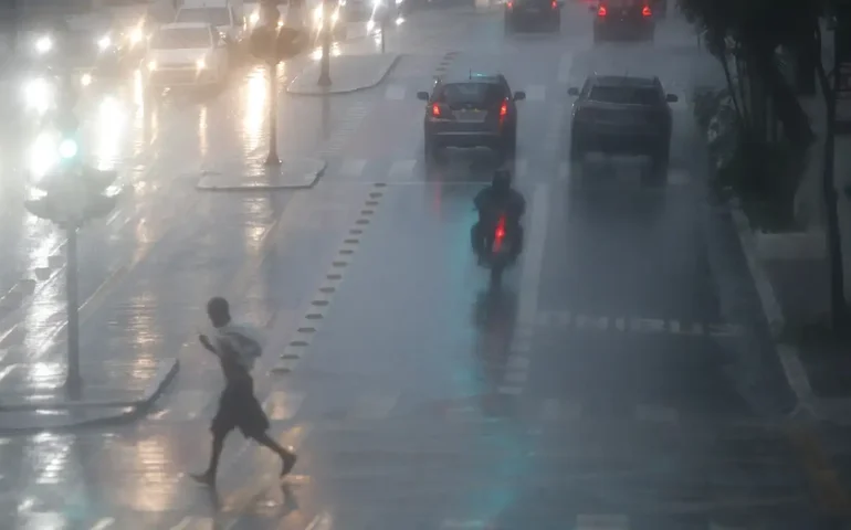 Chuvas intensas e granizo provocam dezenas de ocorrências na Espanha