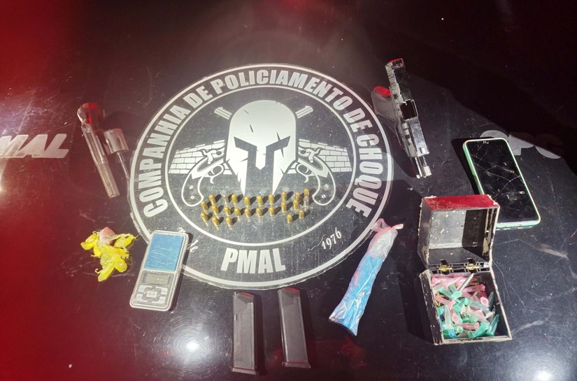 PM combate o tráfico e apreende drogas e três armas de fogo