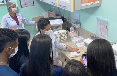 Hemoal investe em projeto e conscientiza estudantes sobre importância da doação de sangue 