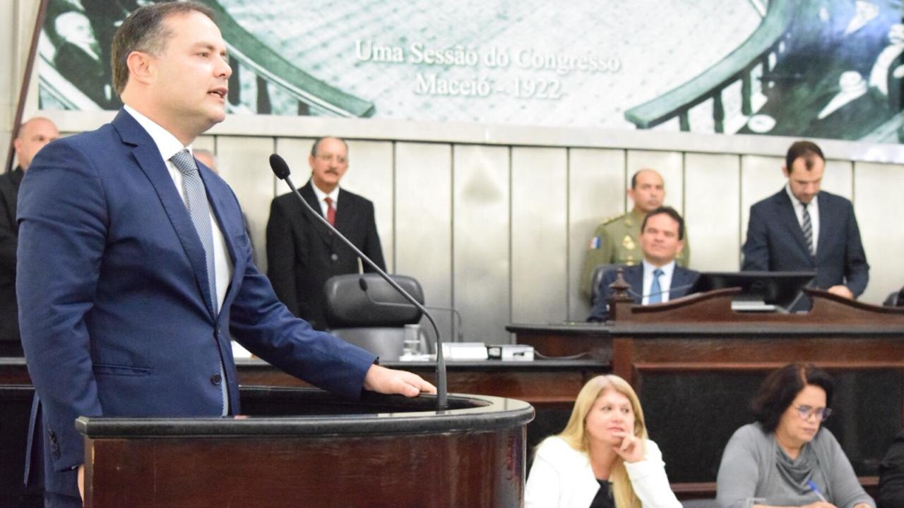 Na abertura da sessão legislativa, governador faz balanço do 1º mandato e apresenta metas para esta gestão