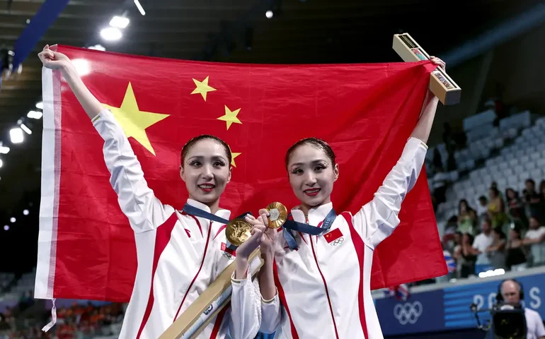 Chiles chora ao falar sobre perda da medalha olímpica na ginástica: 'Foi pela cor da pele'