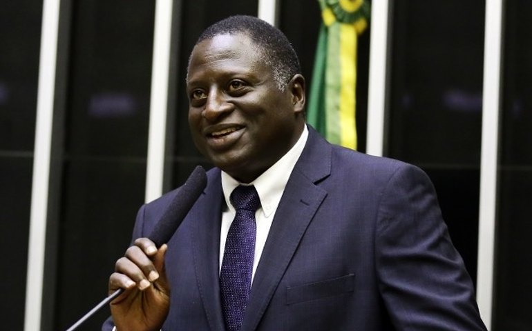 Deputado propõe 'Dia da Facada Nunca Mais' em data que Bolsonaro sofreu ataque em 2018