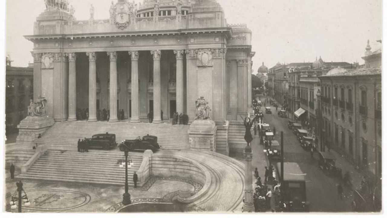 Palácio Tiradentes faz 100 anos: conheça a história do prédio no Centro do Rio que já abrigou a Câmara dos Deputados e a Alerj