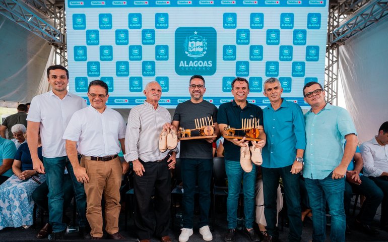 Governador entrega ponte que beneficia 10 mil pessoas em Batalha