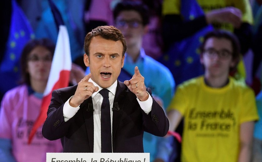 Macron anuncia lockdown e circulação impedida entre regiões