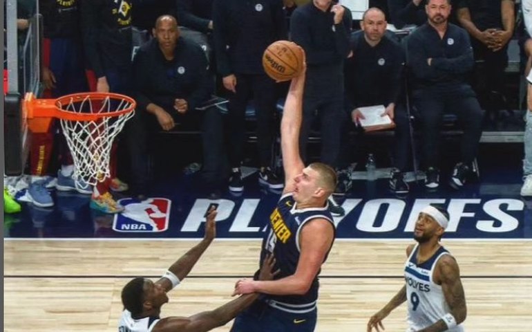 Jokic lidera Nuggets em vitória sobre os Timberwolves; Pacers empatam série com os Knicks