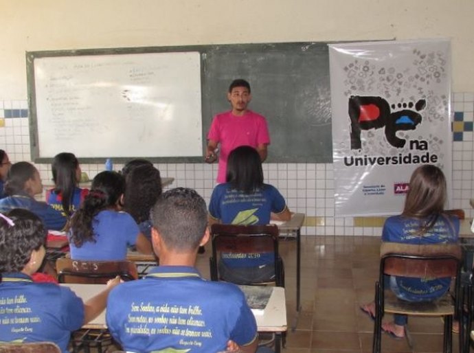 ‘Pé Na Universidade’ beneficia alunos das cidades de Chã Preta e Viçosa