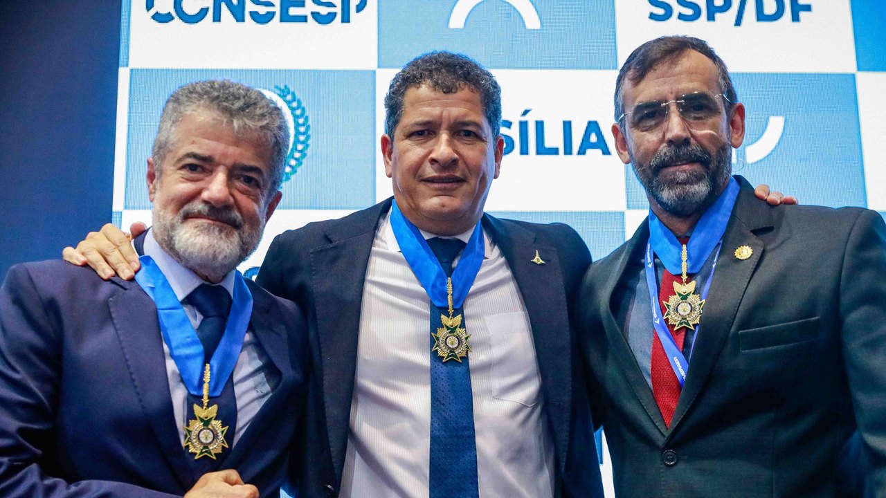Flávio Saraiva recebe comenda da Secretaria de Segurança Pública do Distrito Federal
