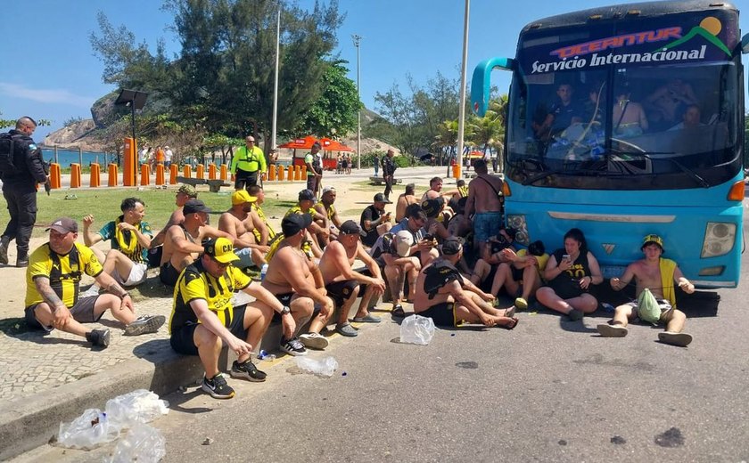 Mais de 200 torcedores do Peñarol são presos por confusão no Rio