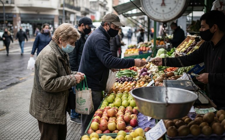 Inflação na Argentina avança 2,5% em novembro e acumula alta anual de 31,4%