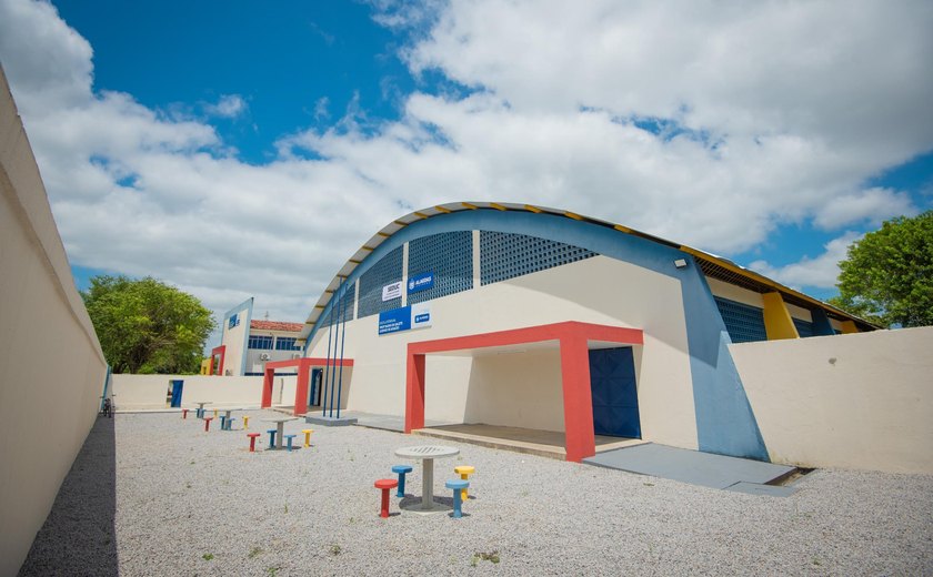 Governo de Alagoas inaugura ginásio poliesportivo e reforma da Escola Estadual Edmilson Pontes, nesta terça