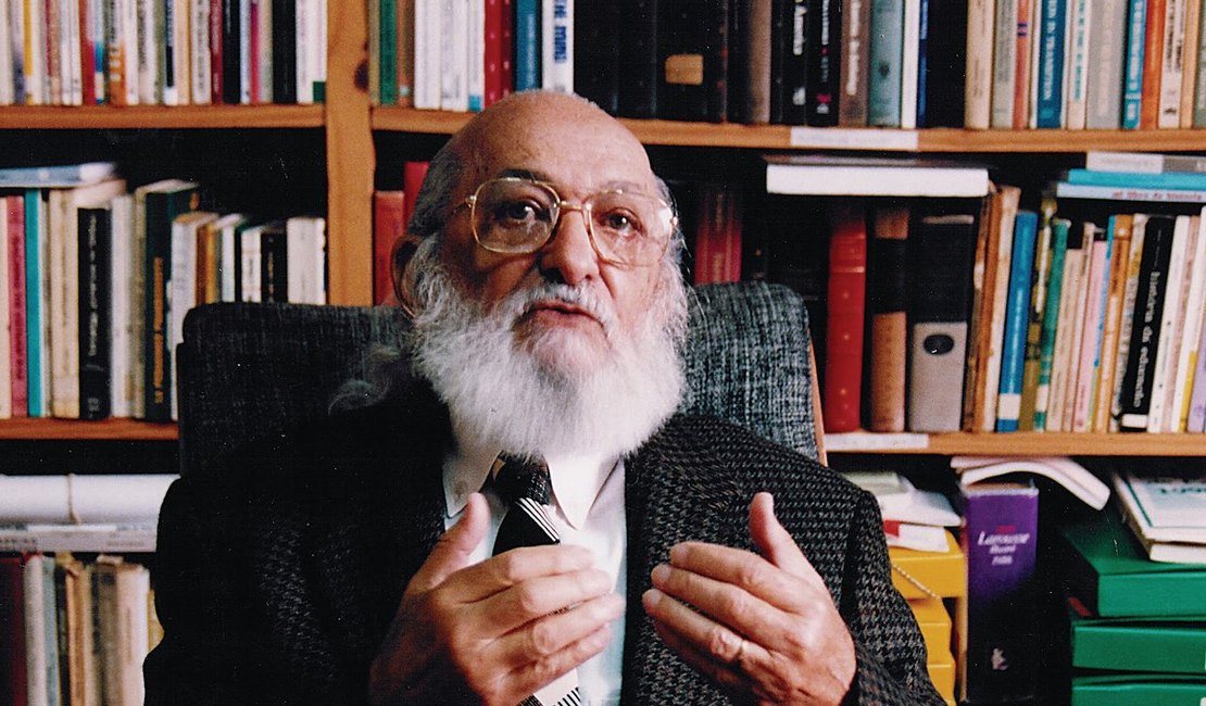 A ignorância odeia Paulo Freire