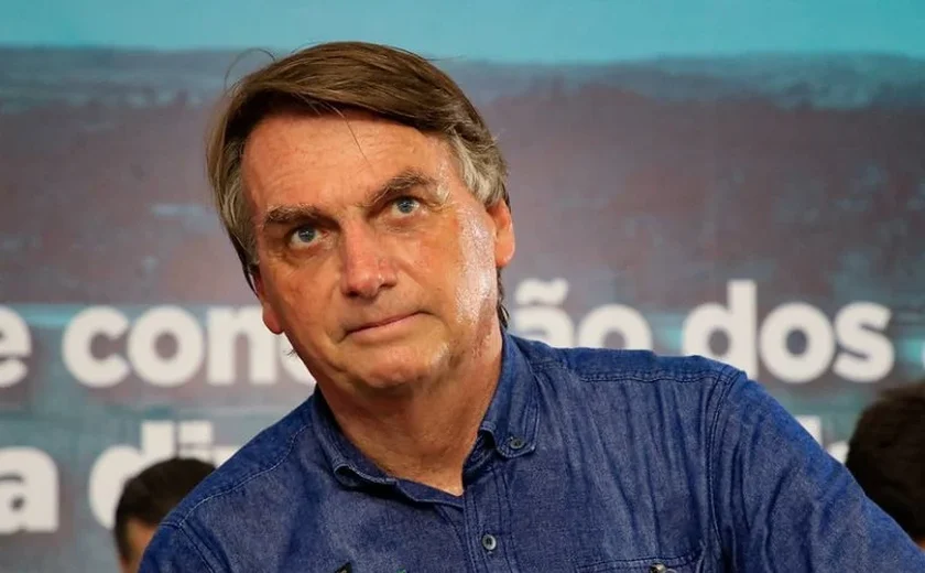 Bolsonaro entra no STF contra Moraes por abuso de autoridade