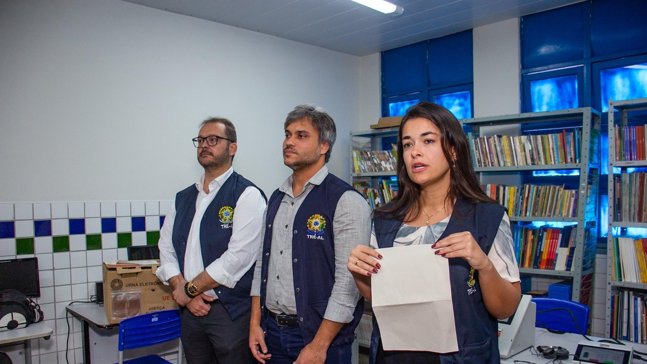 Projeto 'Acessibilidade e Inclusão em Ação' beneficia alunos  do Centro Estadual Educacional Cyro Accioly