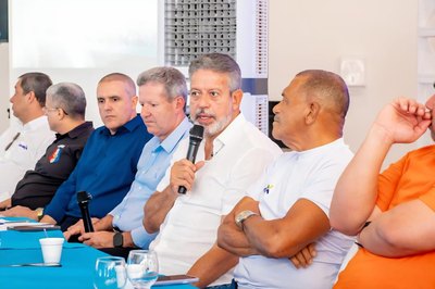 “Segurança exige leis duras contra o crime, inteligência e, principalmente, valorização dos homens e mulheres que dedicam suas vidas a proteger nossas famílias”, afirma Arthur Lira
