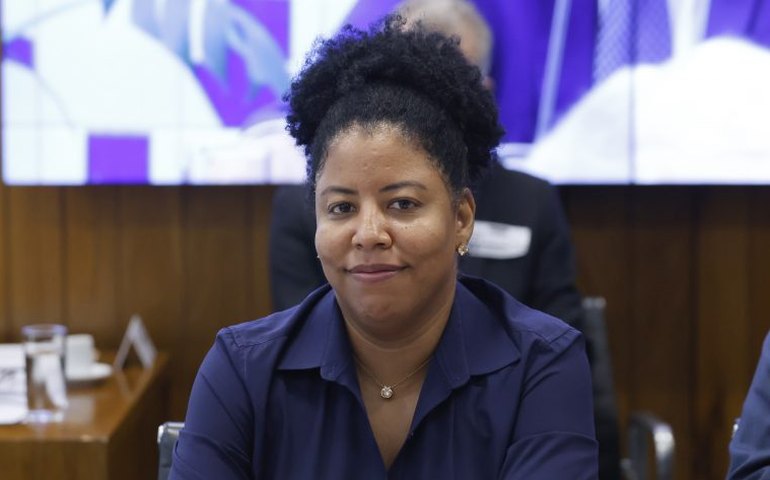 Projeto propõe salário mínimo de R$ 2.500 para trabalhadores do comércio