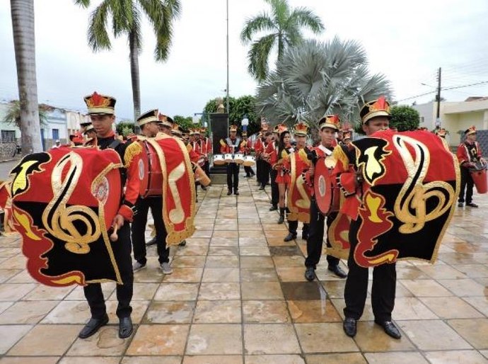 Incentivo à leitura e apresentações culturais fazem parte da programação do Governo Presente