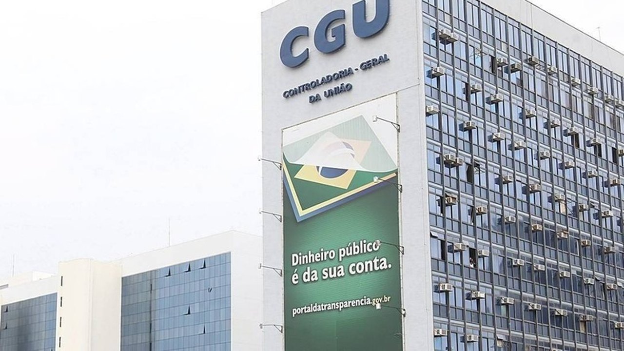 CGU aponta pagamentos e ocupações irregulares de 2,3 mil militares