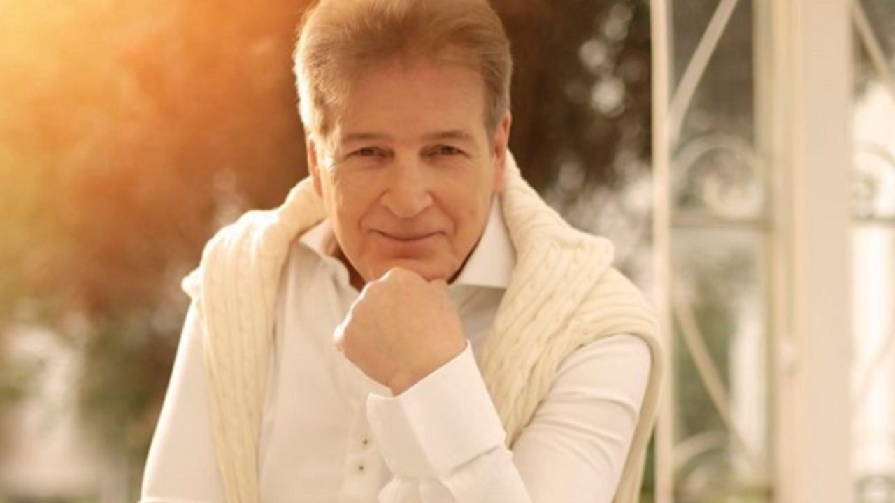 Cantor e produtor, Lulli Chiaro publica primeiro livro