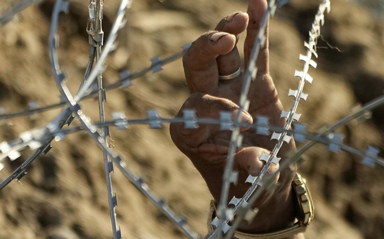 EUA mantém 5 mil soldados na fronteira com o México e quer aumentar número para combater migração