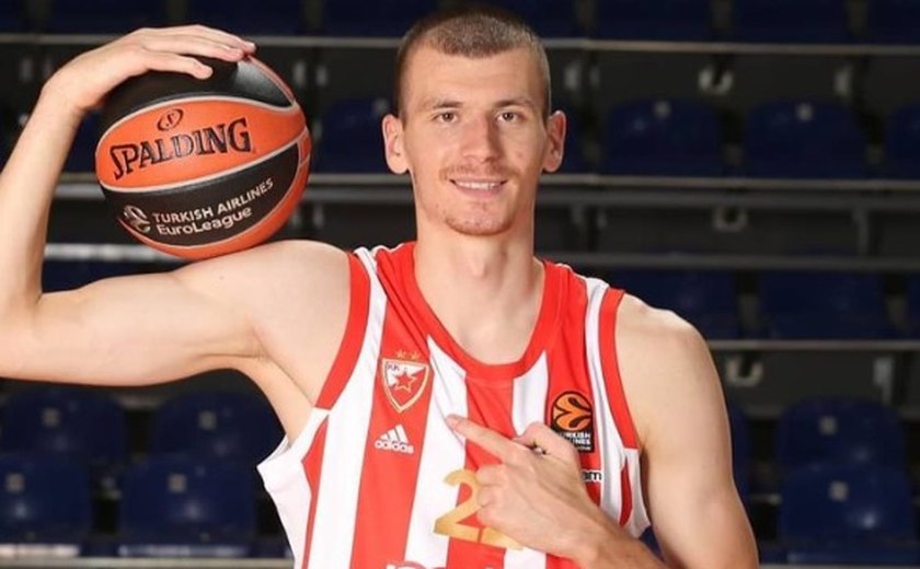 VÍDEO: Atleta perde rim após levar cotovelada durante jogo de basquete