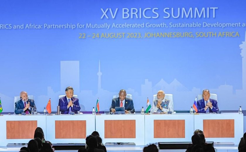 Brics aprova entrada de mais seis países no bloco